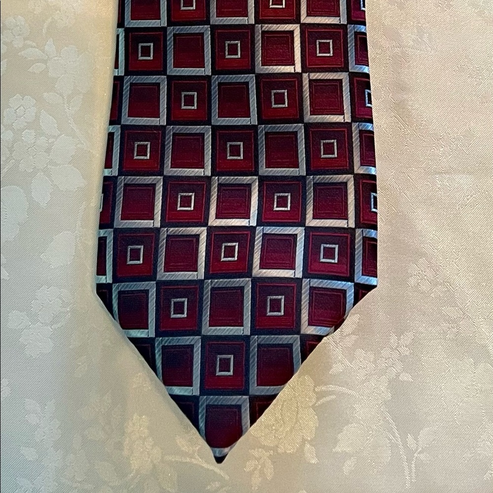 Van Heusen 100% Pure Multi-Color Sillk Men's Tie